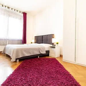 Apartamento Apartment Mandlgasse I Contactless Check-In, Viena
