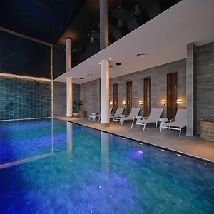 4* Aparthotel Adina Belvedere