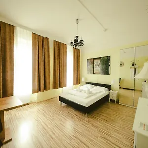 Hotel California, Vídeň