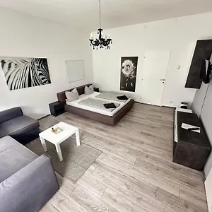 Hauptbahnhof Apartmán