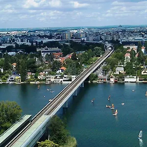 Zentrumnah Direkt An Ubahn Bei Un-vic Und Am Badestrand Wien